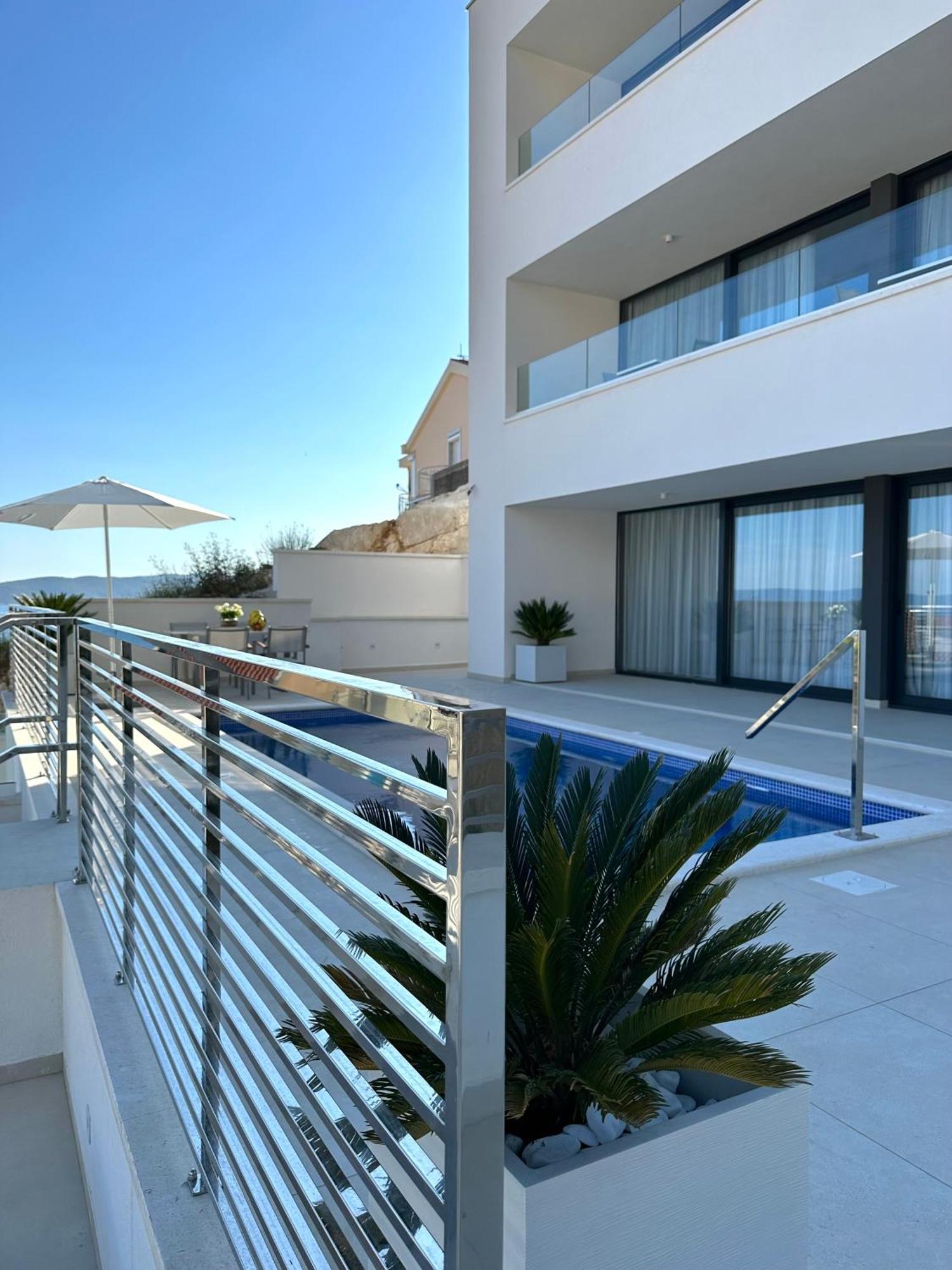 Villa Apartment Danny Baška Voda Buitenkant foto