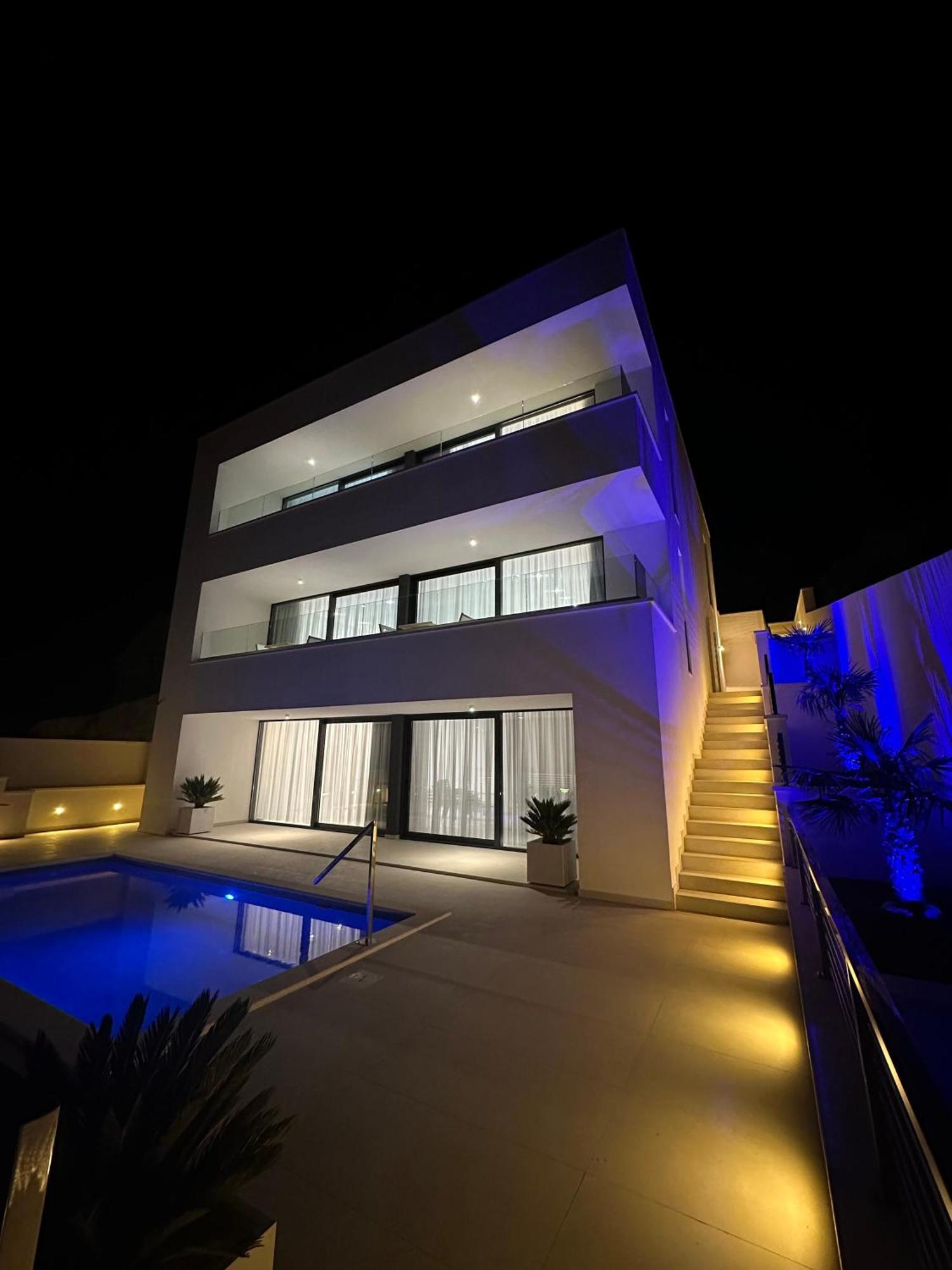 Villa Apartment Danny Baška Voda Buitenkant foto