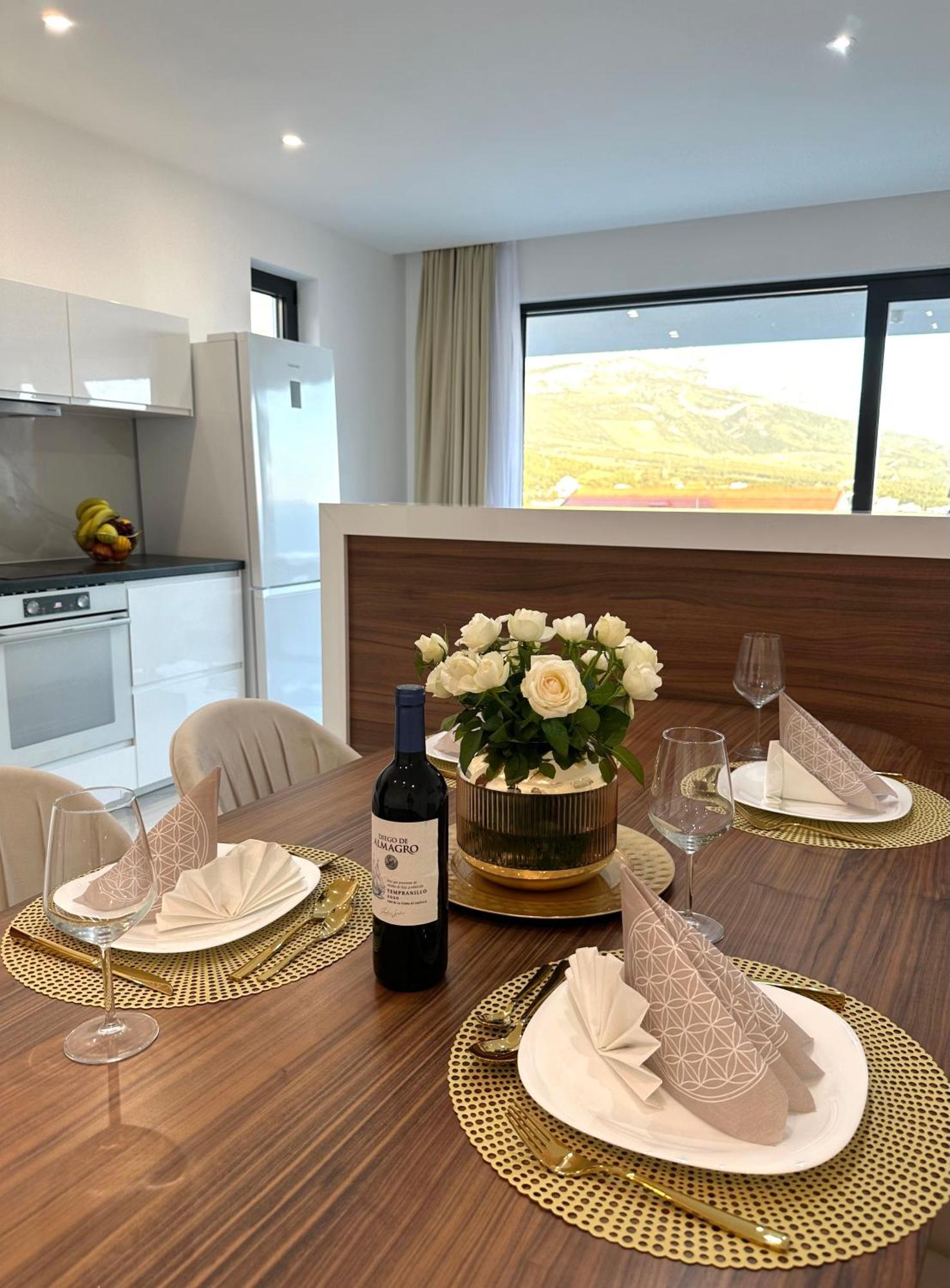 Villa Apartment Danny Baška Voda Buitenkant foto